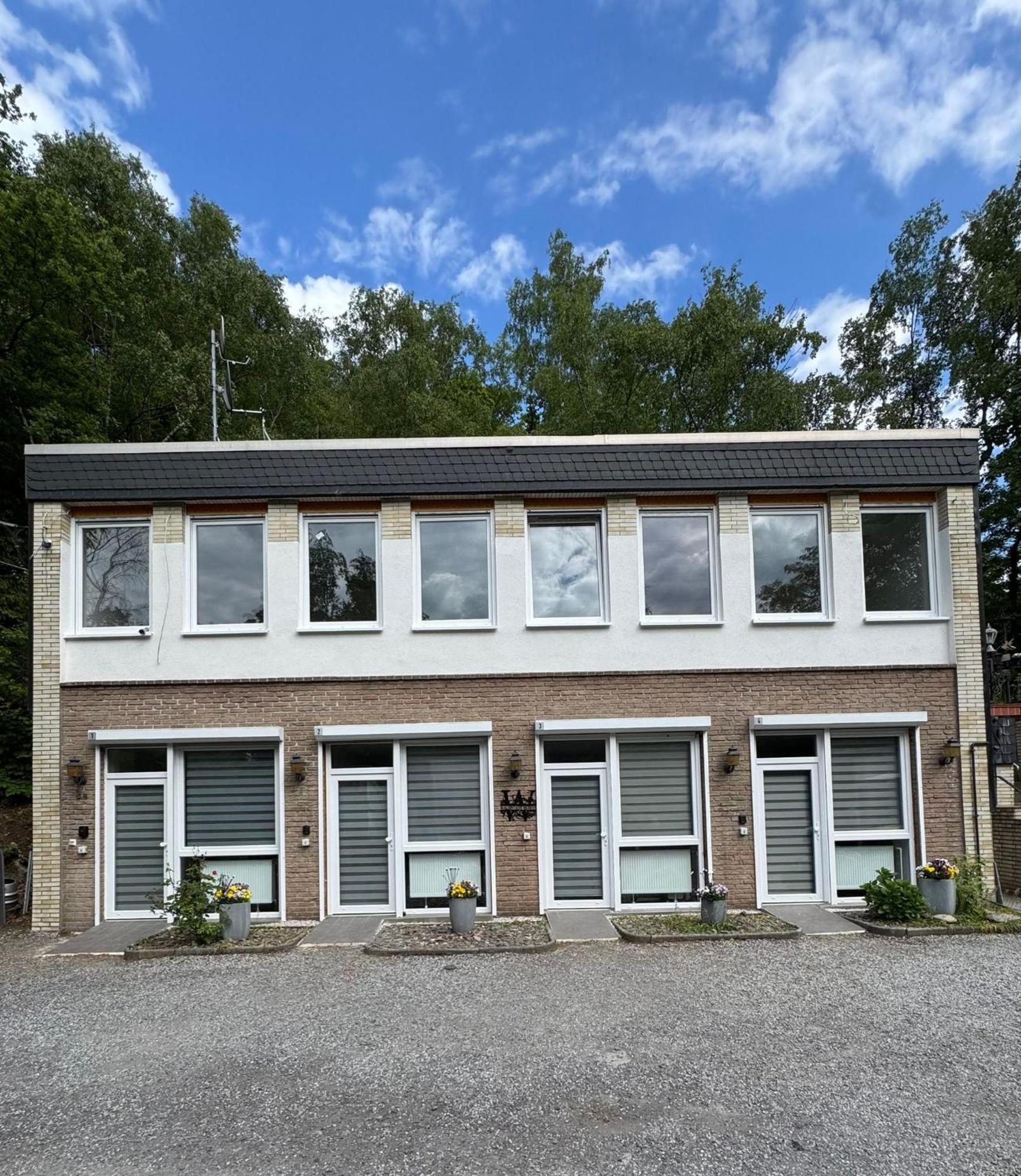 Waldstadt Homes, 伊瑟隆 外观 照片